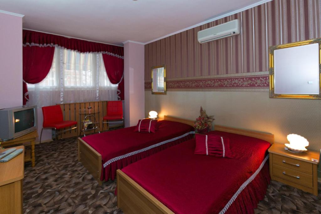 Yor-Daniel Hotel Pazardzhik Luaran gambar